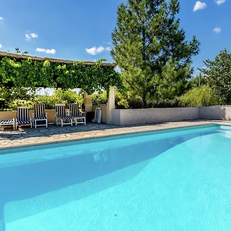 Lovely In With Pool *
